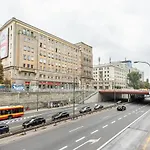 Plac Zbawiciela 3-Bedroom Apartment
