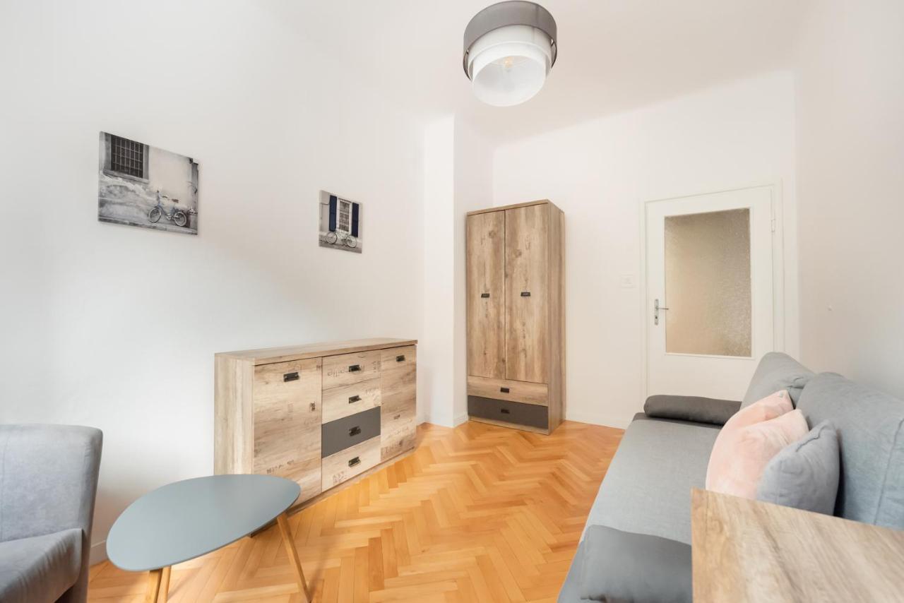 Plac Zbawiciela 3-bedroom