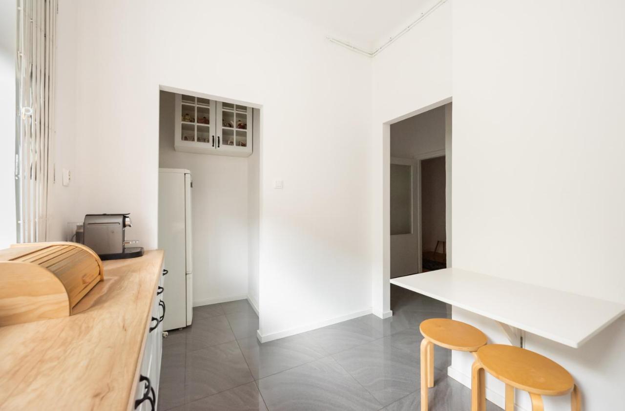 Apartment Plac Zbawiciela 3-bedroom Warsaw